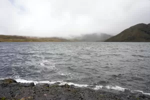 Laguna de la montaña Antisana